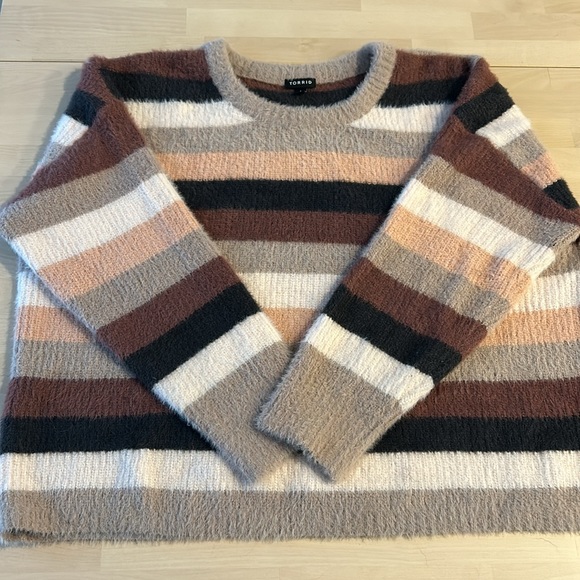 Torrid Fuzzy Yarn Pullover Drop Shoulder Sweater 1 1X 14 16 - Picture 6 of 11